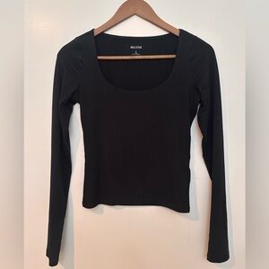 Hollister  Black Long-Sleeve Seamless Scoop Top